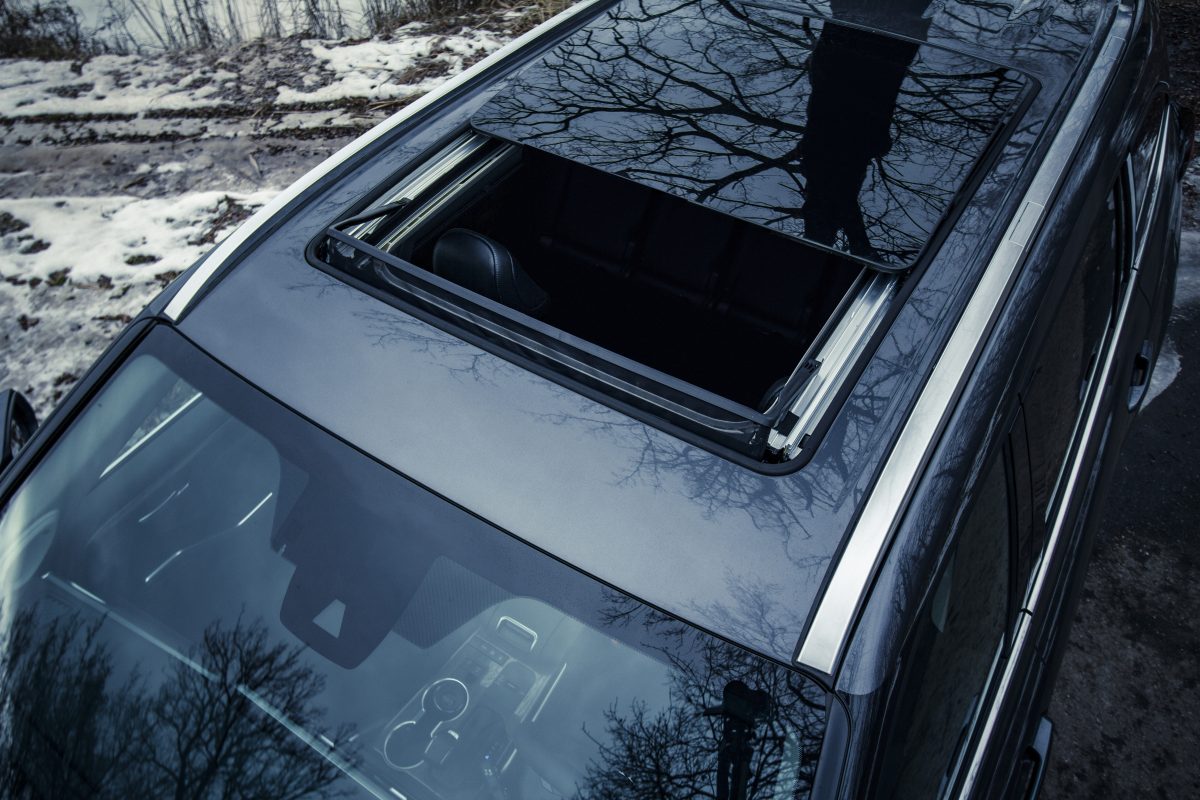 Toyota Highlander střešní okno otevřené