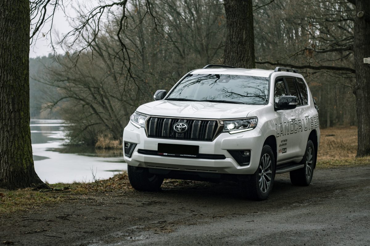 Toyota Land Cruiser 2.8 diesel stromy rybník