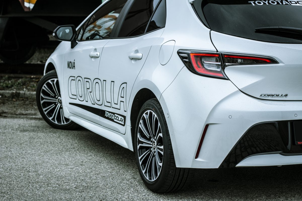 Toyota Corolla hatchback - detail zadního kola