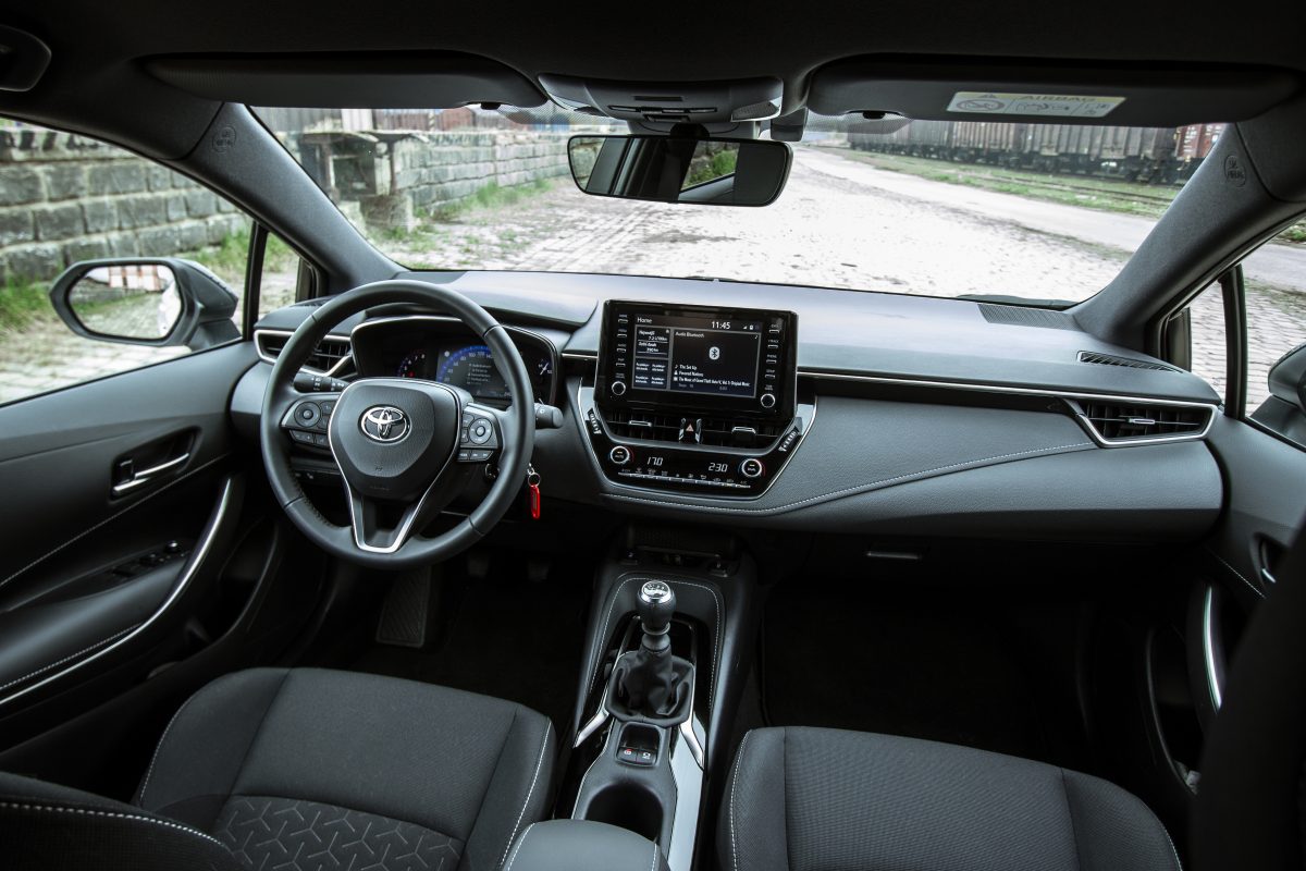 Toyota Corolla hatchback - interiér zešikma