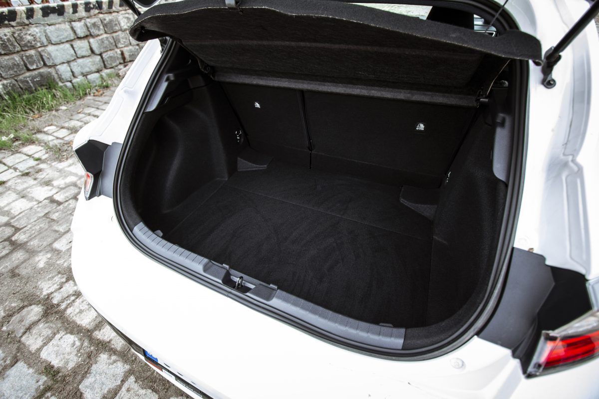 Toyota Corolla hatchback - detail kufr