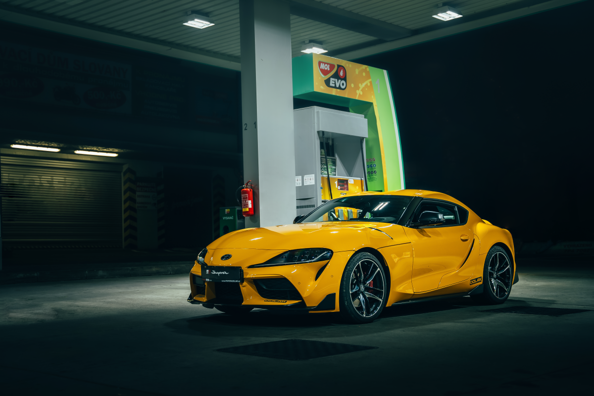 Toyota GR Supra čerpací stanice