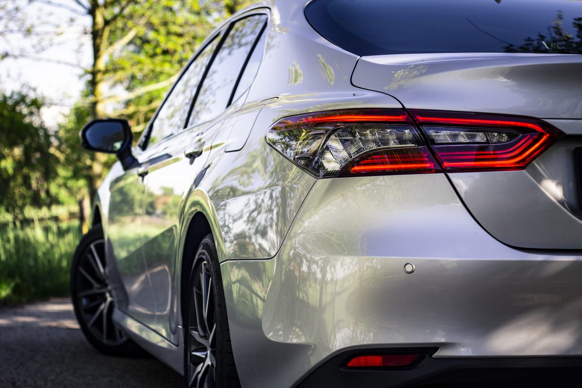 Toyota Camry 2021 - detail zadního světla