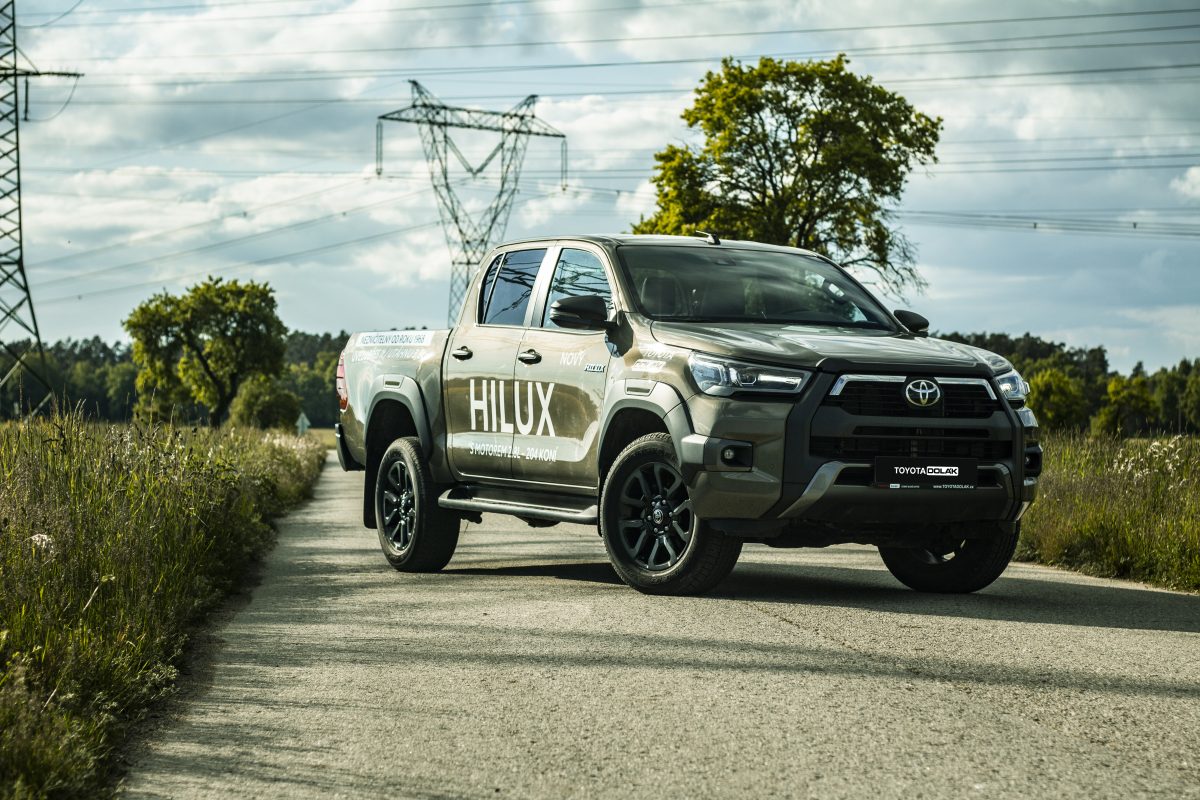 Toyota Hilux Invincible