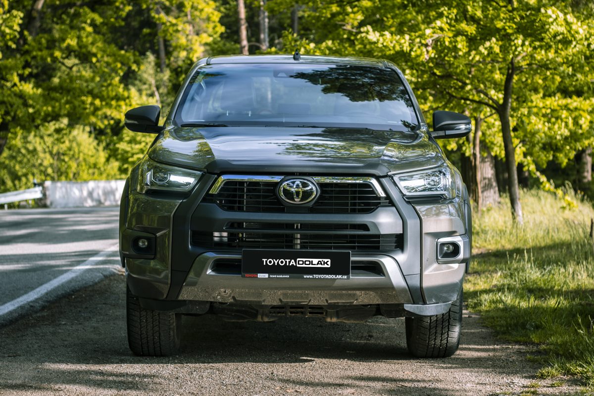 Toyota Hilux Invincible - pohled zepředu