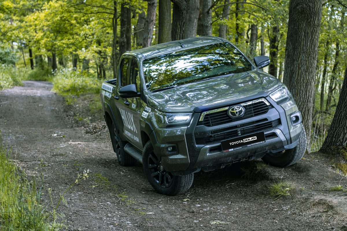 Toyota Hilux Invincible - sklon vozu