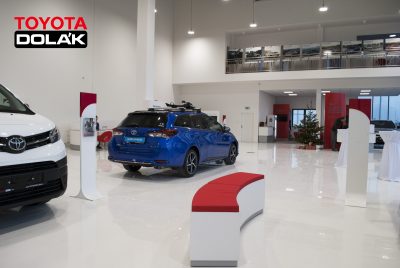 Interiér nové pobočky Toyota Dolák Plzeň
