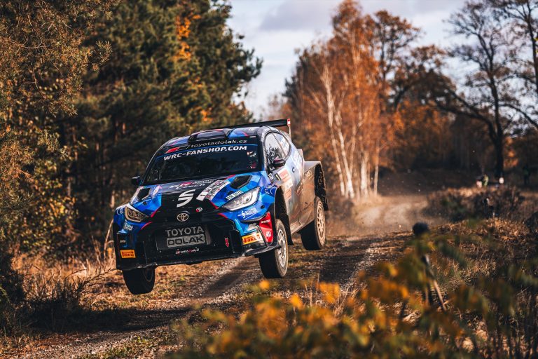 Filip Mareš a Toyota Dolák končí sezónu vítězně